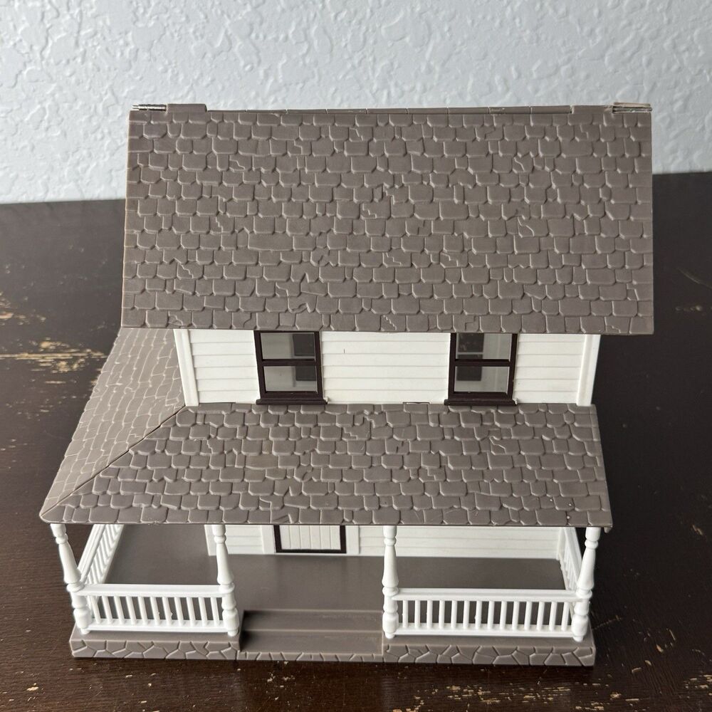 New Ray Plastic Ranch House 1/64 Scale 2 Story Farmhouse Toy With Front Porch